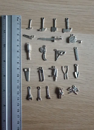 Lot de 21 breloques métalliques – Formes d’outils, zustand: Neu, mit Etikett, 6,00 €, 7,00 € inklusive Vinted-Käuferschutz