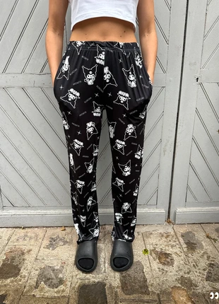 Pantalon jogging Kuromi noir, merk: Kuromi, staat: Nieuw met prijskaartje, maat: Universele maat, € 18,00, € 19,60 inclusief Kopersbescherming Pro