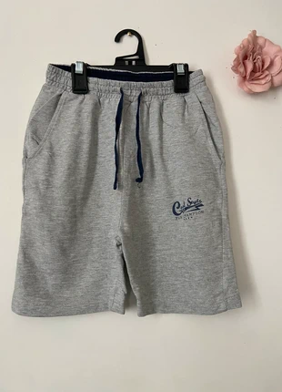 🍁 Short de sport gris tissaia 10 ans, marque: Tissaia, état: Très bon état, taille: 10 ans / 140 cm, 2,00 €, 2,80 € Protection acheteurs incluse