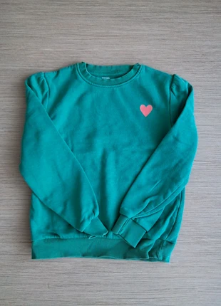 Sweat vert petit cœur rose Kiabi – Fille 10 ans (138/143 cm), marca: Kiabi, estado: Muy bueno, tamaño: 10 años / 140 cm, 2,00 €, 2,80 € Protección al comprador incluida