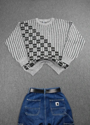 Pull Ethnic Vintage 80s en Maille Chiné Gris / Noir à Motifs Imprimé Monogramme 30% Laine (S), marque: Vintage Dressing, état: Très bon état, taille: S, 21,00 €, 22,75 € Protection acheteurs (Pro) incluse