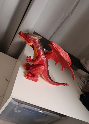Jouet dragon, merk: Dragon, staat: Heel goed, maat: 3 jaar / 98 cm, € 1,00, € 1,75 inclusief Kopersbescherming