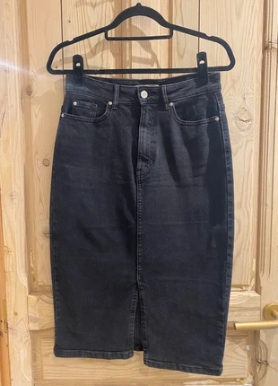 Black Denim Skirt Size EU38/UK10, marque: Primark, état: Très bon état, taille: M / 38 / 10, 12,00 €, 13,30 € Protection acheteurs incluse