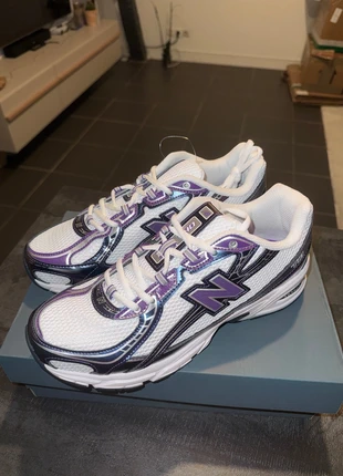 New Balance 740 blanc /Bleu nuit / violet – Neuves - Taille 44, brand: New Balance, condizioni: Nuovo con cartellino, taglia: 44, €75.00, €79.45 include la Protezione acquisti
