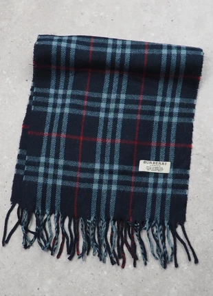 Echarpe Burberry bleu foncé en laine homme logo brodé, brand: Burberry, condizioni: Ottime, €30.00, €32.20 include la Protezione acquisti Pro