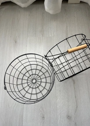 2 draad mandjes, merk: Action, staat: Heel goed, € 1,50, € 2,28 inclusief Kopersbescherming