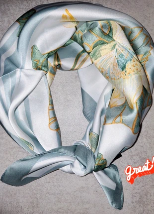 Trendy sjaaltje vierkant 70x70 cm Nieuw, merk: Trendy, staat: Nieuw met prijskaartje, € 4,95, € 5,90 inclusief Kopersbescherming