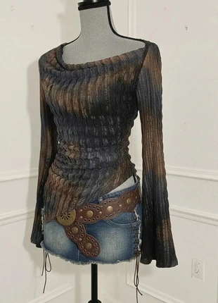 Blouse froncée tie-dye originale, marque: friperie atelier, état: Très bon état, taille: M / 38 / 10, 33,00 €, 35,35 € Protection acheteurs incluse