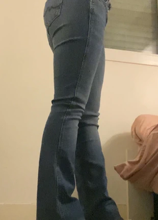 Jean bleu taille basse flare 2000s Y2K vintage, marca: Vintage Dressing, estado: Muito bom, tamanho: S / 36 / 8, €15.00, €16.45 inclui Proteção do Comprador