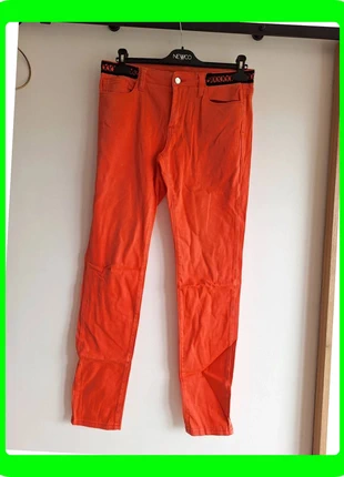 37. Jean slim corail Naf Naf taille 40, marque: Naf Naf, état: Très bon état, taille: L / 40 / 12, 9,00 €, 10,15 € Protection acheteurs (Pro) incluse