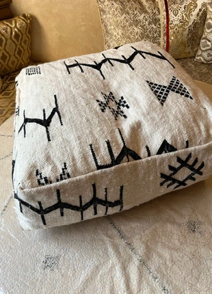 Pouffe berbere kilim vintage, marke: LAINE, zustand: Neu, mit Etikett, größe: Sonstige, 60,00 €, 63,70 € inklusive Vinted-Käuferschutz