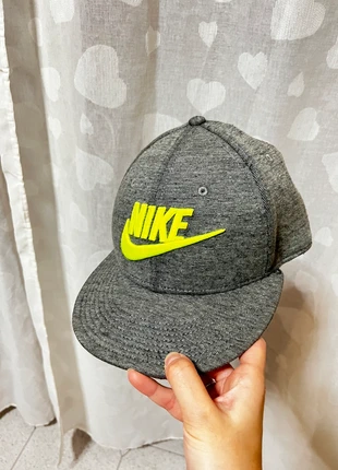 Cappellino Nike originale grigio con logo giallo fluo - regolabile, marke: Nike, zustand: Sehr gut, größe: Einheitsgröße, 8,90 €, 10,05 € inklusive Vinted-Käuferschutz