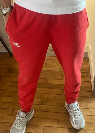 Jogging Nike Rouge, marque: Nike, état: Très bon état, taille: S, 15,99 €, 17,49 € Protection acheteurs incluse