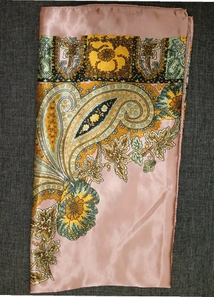 Foulard Satin 90 x 90cm, marca: Natural, estado: Muy bueno, 9,95 €, 11,15 € Protección al comprador Pro incluida