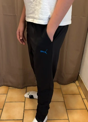 Puma pantalon de jogging noir enfants 13–14 ans, logo bleu, marque: Puma, état: Très bon état, taille: 14 ans / 164 cm, 9,00 €, 10,15 € Protection acheteurs incluse