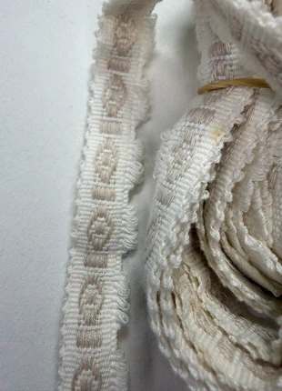 Galon passementerie brodé blanc et écru par 4m70, brand: Galon, condizioni: Ottime, €5.00, €5.95 include la Protezione acquisti