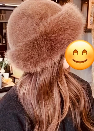 Cappello di peluche. Nuovo! Bianco, nero, caffè., staat: Nieuw zonder prijskaartje, maat: Universele maat, € 8,00, € 9,10 inclusief Kopersbescherming