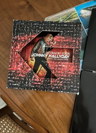 2 cd Johnny Hallyday, condition: Good, €5.00, €5.95 includes Buyer Protection