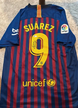 Gesigneerd luis suarez barcelona shirt met beckett, merk: Suarez, staat: Nieuw zonder prijskaartje, maat: M, € 250,00, € 263,20 inclusief Kopersbescherming