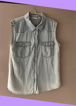 Mooi mouwloos spijkerblousje van Trend one young maat 42, merk: Trend One Young, staat: Heel goed, maat: XL / 42 / 14, € 3,50, € 4,38 inclusief Kopersbescherming