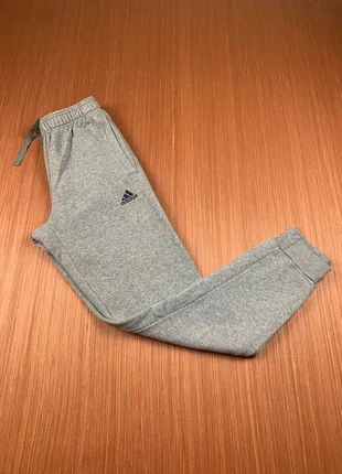 Jogging gris coupe fuselée Adidas taille XS, brand: adidas, condition: Very good, size: XS, €14.99, €16.44 includes Buyer Protection
