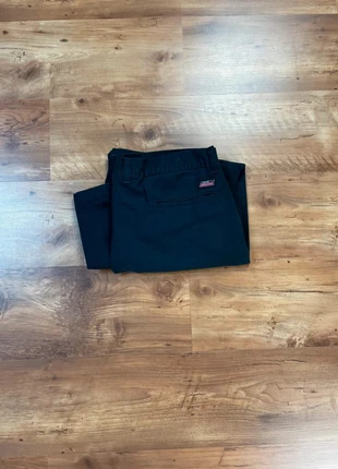 Chino noir dickies, marke: Dickies, zustand: Sehr gut, größe: W38 | DE 54, 19,00 €, 20,65 € inklusive Vinted-Käuferschutz