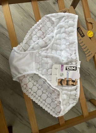Slip DIM generous, merk: DIM, staat: Nieuw met prijskaartje, maat: XXL / 44 / 16, € 3,50, € 4,38 inclusief Kopersbescherming