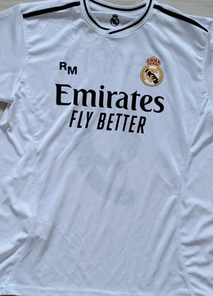 Maillot Real Madrid saison 2023/2024 floqué Mbappé taille M, brand: Real Madrid, condizioni: Ottime, taglia: M, €25.00, €26.95 include la Protezione acquisti