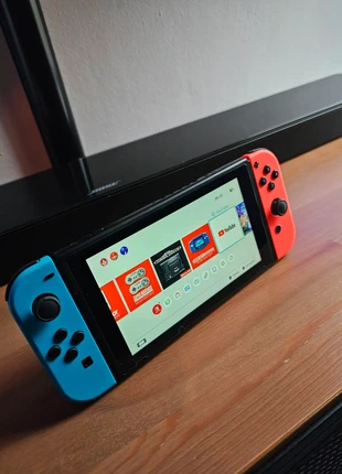 Nintendo Switch V2 (HAC-001-01) Inclusief 3 Games, merk: Nintendo, staat: Nieuw zonder prijskaartje, € 180,00, € 189,70 inclusief Kopersbescherming