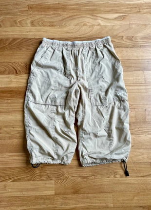Short cargo parachute large baggy beige crème Nike logo brodé vintage technique 00s y2k - taille S, marque: Nike, état: Très bon état, taille: S, 25,00 €, 26,95 € Protection acheteurs incluse