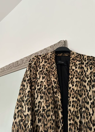 Blazer droit intemporel léopard / Straight-cut leopard print blazer / blazer leopardata, marque: Zara, état: Très bon état, taille: S / 36 / 8, 15,00 €, 16,45 € Protection acheteurs incluse