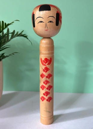 Poupée Kokeshi de Kobayashi Eizoh - Très jolie poupée traditionnelle japonaise 🇯🇵, zustand: Sehr gut, 29,00 €, 31,15 € beinhaltet Vinted-Käuferschutz Pro