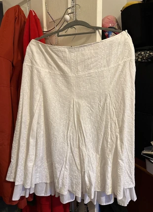 Dorothy Perkins white midi skirt, brand: Dorothy Perkins, condition: Very good, size: M / UK 12-14, £3.50, £4.38 includes Buyer Protection