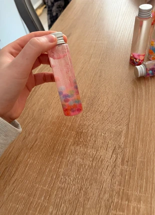 Bouteille sensorielle rose à paillette, marca: Fabrication Artisanale, estado: Novo sem etiquetas, tamanho: 3-6 meses / 62 cm, €4.50, €5.43 inclui Proteção do Comprador