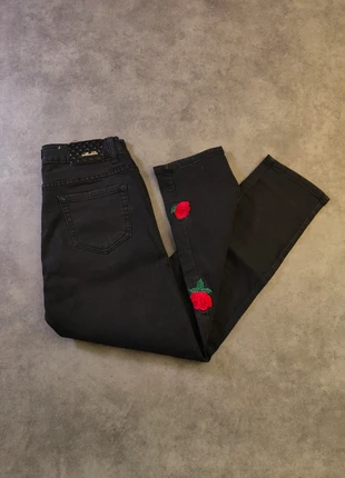 Jean Max & Lui - Taille 37 - Noir fleur brodé, marque: Max & Liu, état: Très bon état, taille: S / 36 / 8, 8,00 €, 9,10 € Protection acheteurs incluse