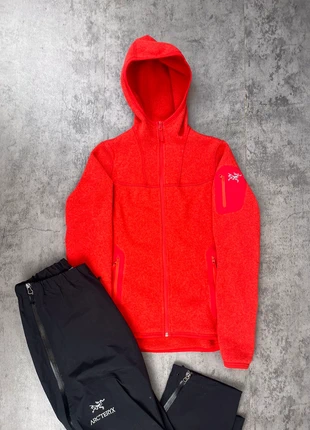 Polaire Arc’teryx Rouge | Xs femme, marca: Arc'teryx, estado: Muito bom, tamanho: XS / 34 / 6, €60.00, €63.70 inclui Proteção do Comprador