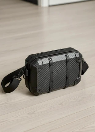 Streetwear Sac Bandoulière Noir, style Mini-Coffre Fibre de Carbone, brand: Vintage Dressing, condition: Very good, €40.00, €42.70 includes Buyer Protection