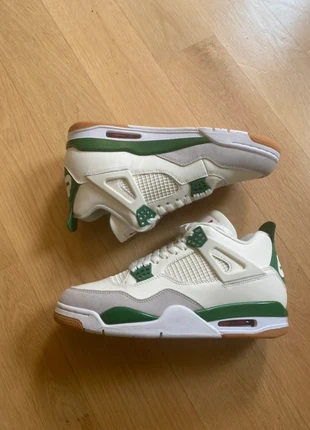 Air Jordan 4 Kiefergrün, marke: Jordan, zustand: Neu, größe: 45, 64,00 €, 67,90 € inklusive Vinted-Käuferschutz
