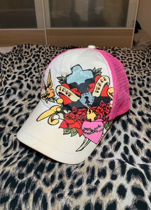 Ed Hardy–Inspired Y2K Trucker Cap – Love & Peace Tattoo Graphic, brand: Lil’ Cookie, condition: Good, size: One size, €5.00, €5.95 includes Buyer Protection