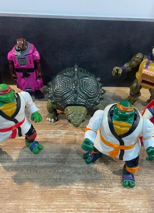 7 Figurines tortues ninja / tmnt / teenage mutant ninja turtles, marke: Tortues Ninja, zustand: Sehr gut, größe: Frühchen, bis 44, 90,00 €, 95,20 € inklusive Vinted-Käuferschutz