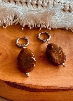 Zilveren RVS oorbellen met warmbruine harskraal – boho, modern & vintage vibes, marque: by Mariluz, état: Neuf sans étiquette, 6,95 €, 8,00 € Protection acheteurs (Pro) incluse