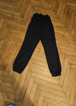 Jogging maternite, marque: H&M Mama, état: Très bon état, taille: S / 36 / 8, 4,50 €, 5,43 € Protection acheteurs incluse