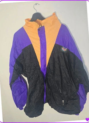 kway vintage international XL, brand: K-Way, condizioni: Ottime, taglia: XL, €30.00, €32.20 include la Protezione acquisti