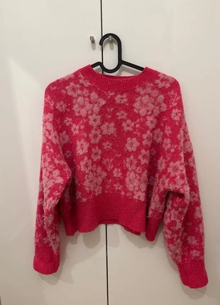 Pull a Fleurs rose Zara, marke: Zara, zustand: Gut, größe: S / 36 / 8, 7,00 €, 8,05 € inklusive Vinted-Käuferschutz