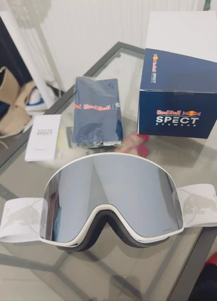Masque de ski redbull blanc, brand: Red Bull, condizioni: Nuovo con cartellino, €89.00, €94.15 include la Protezione acquisti