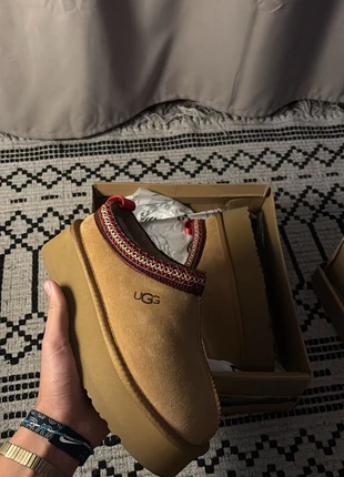 ugg tazz 2 taille 38/39 beige, brand: UGG, condizioni: Nuovo senza cartellino, taglia: 39, €95.00, €100.45 include la Protezione acquisti