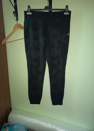 Leggins Adidas donna, brand: adidas, condizioni: Nuovo senza cartellino, taglia: L, €14.00, €15.40 include la Protezione acquisti