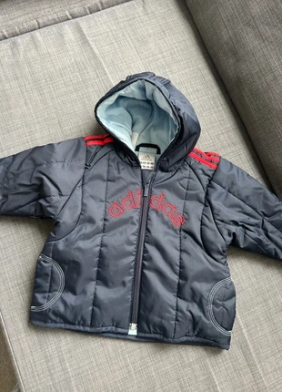 Giubbotto Adidas unisex 6-9 mesi pari al nuovo, marca: adidas, estado: Muito bom, tamanho: 6-9 meses / 68 cm, €12.00, €13.30 inclui Proteção do Comprador