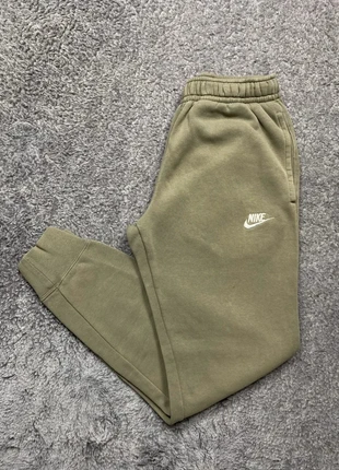 Jogging nike kaki clair logo brodé nike blanc #84, marca: Nike, estado: Muy bueno, tamaño: XS, 28,00 €, 30,10 € Protección al comprador incluida