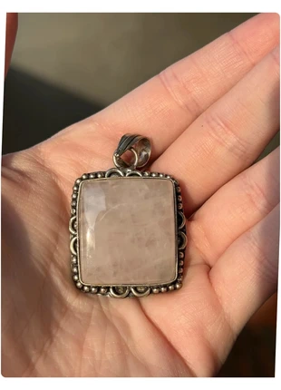 Pendentif ethnique en métal couleur argenté avec incrustation pierre rose, marque: Vintage Chic, état: Très bon état, 20,00 €, 21,70 € Protection acheteurs incluse